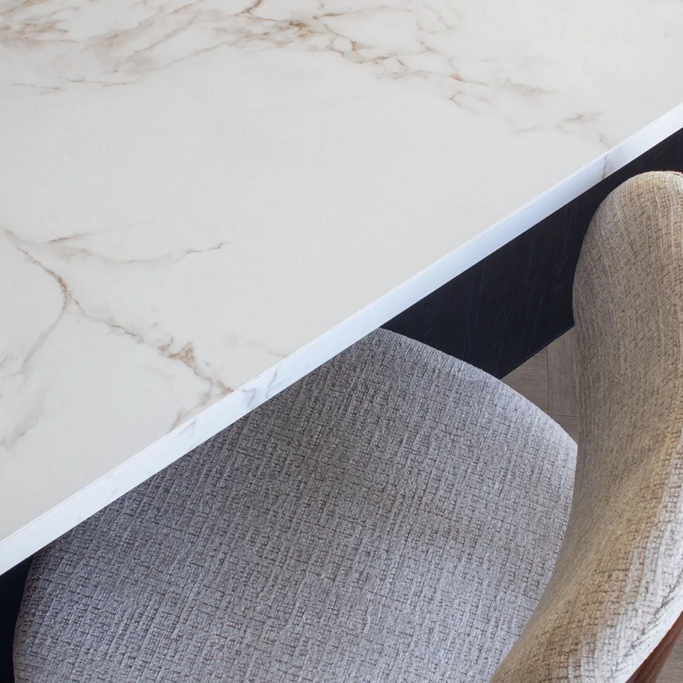 Barstoel Noor Beige/Walnoot 65cm - Giga Meubel