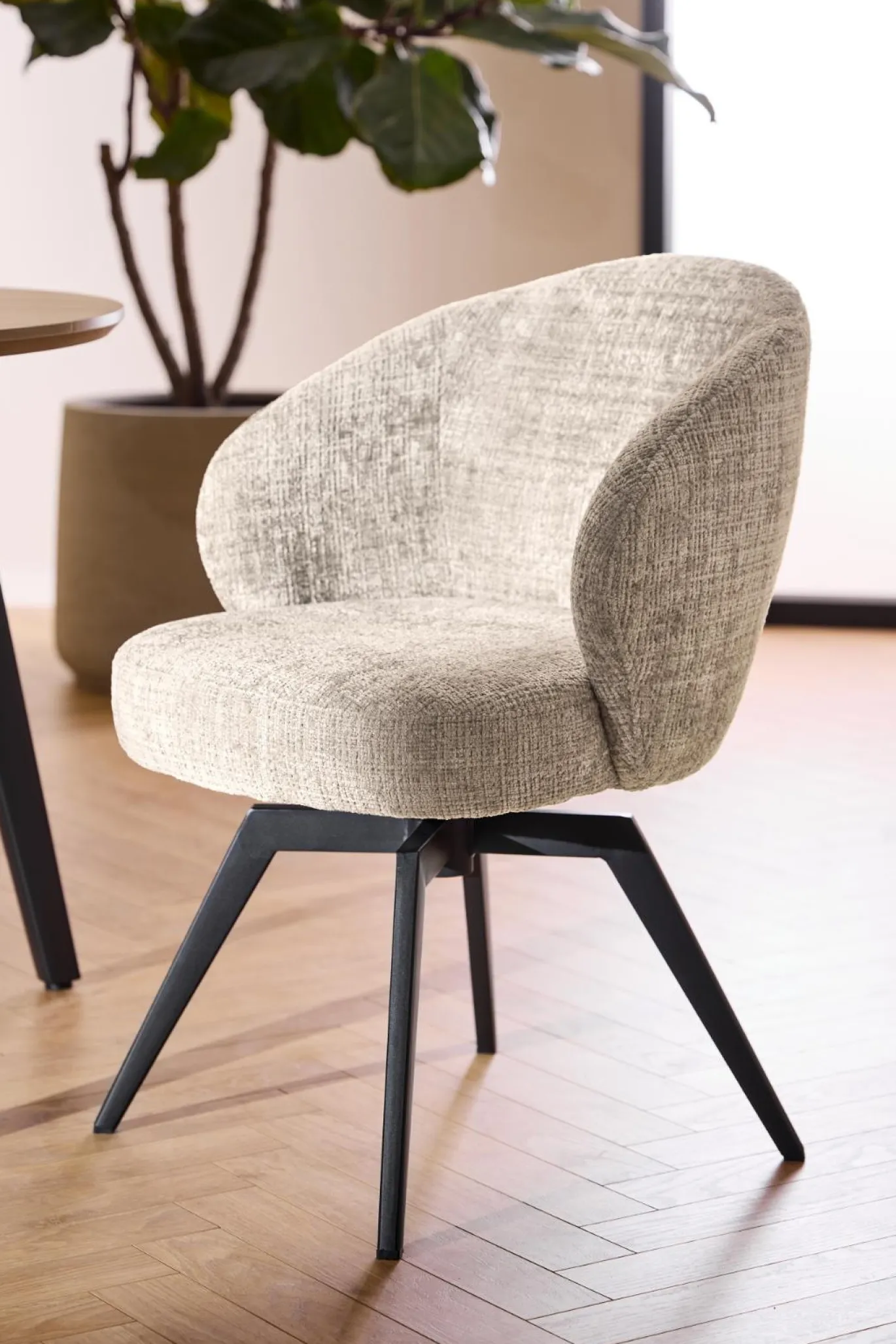 Eetkamerstoel Durin Met Armleuning Beige Juto - Giga Living