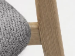 Eetkamerstoel Elim Mid Grijs Bouclé Naturel Eiken - Giga Living