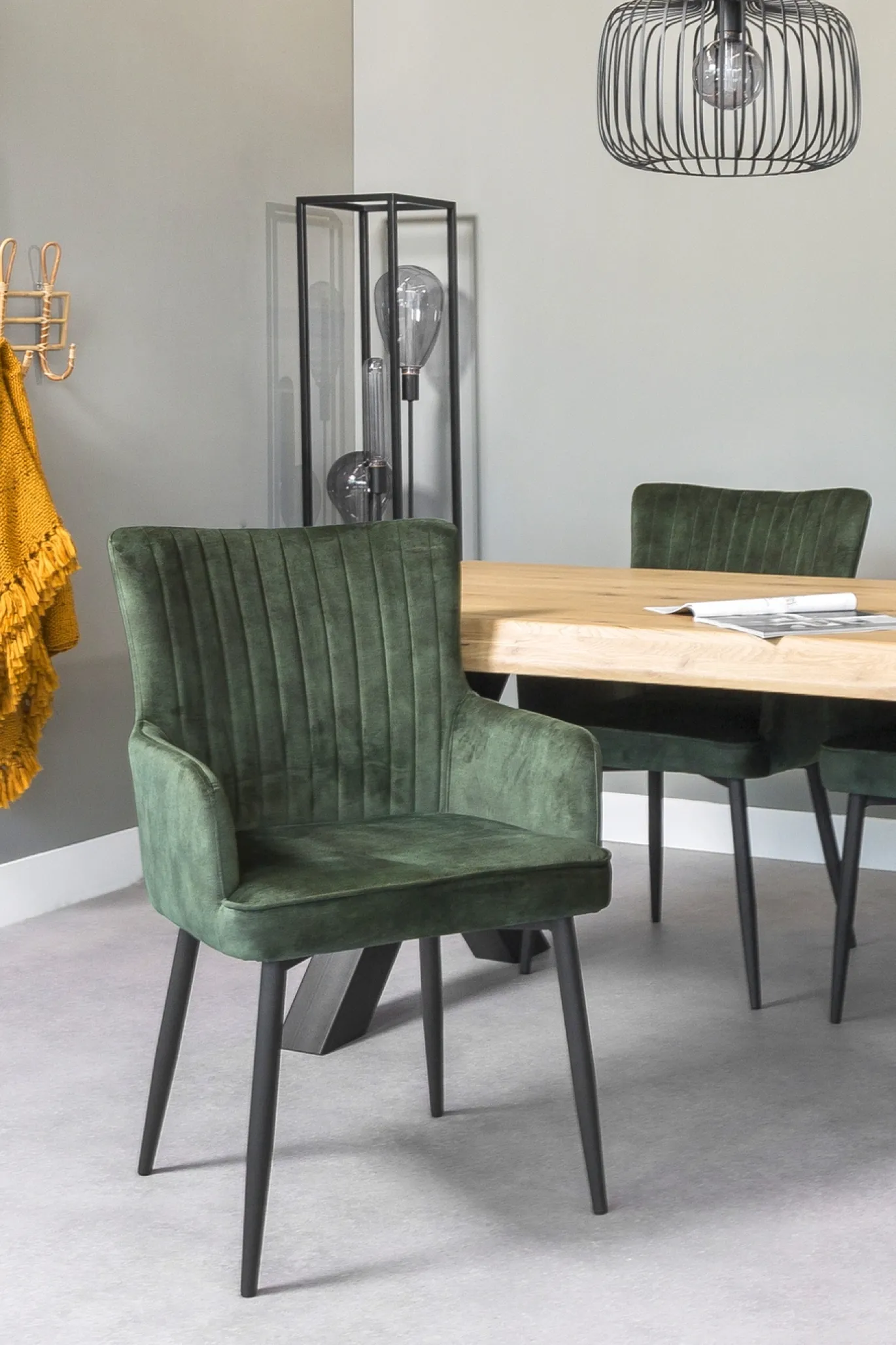 Eetkamerstoel Gernot Vintage Velvet Groen - Giga Meubel