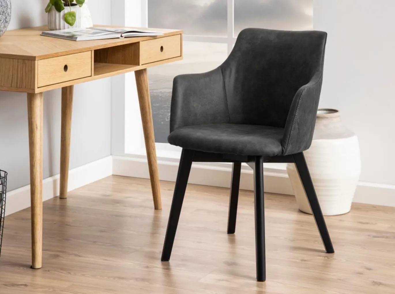 Eetkamerstoel Mollen Met Armleuning Antraciet Preston - Giga Living