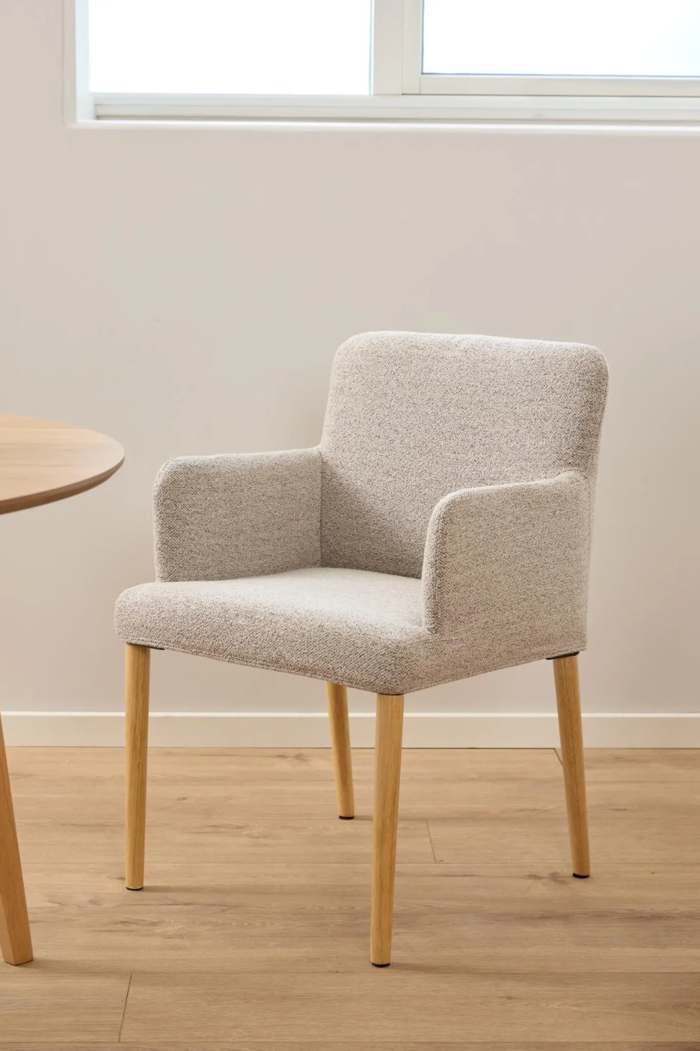 Eetkamerstoel Zumen Met Armleuning Beige Monza - Giga Living