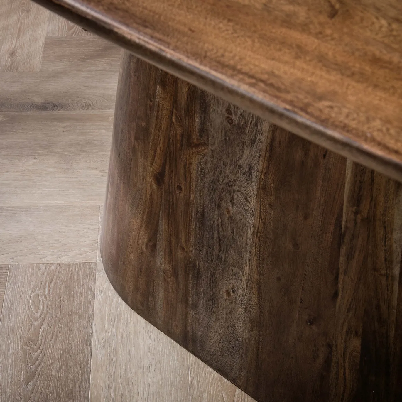 Eettafel Central Deens Ovaal Acaciahout Bruin 215cm - Giga Meubel