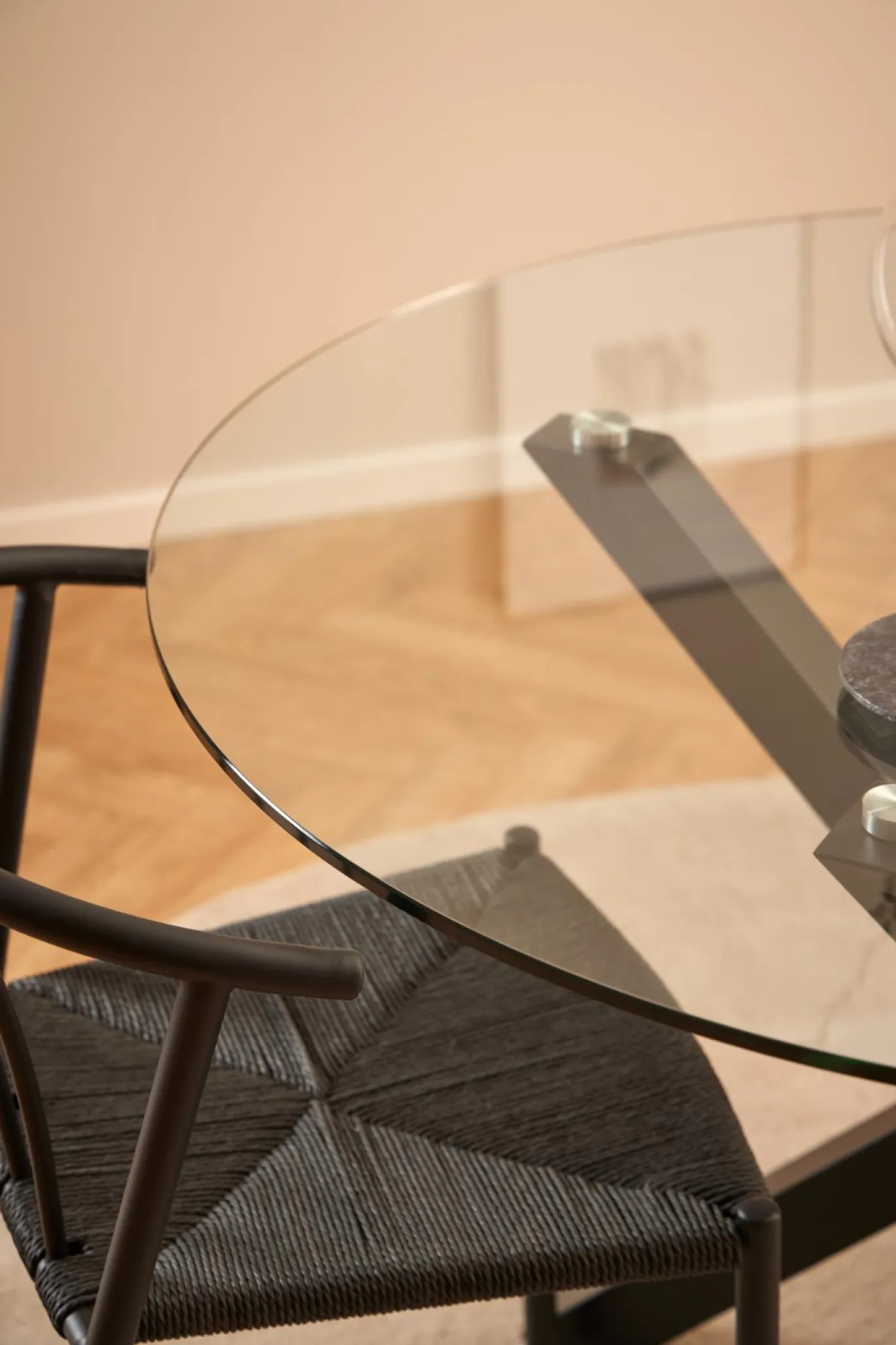 Eettafel Harrie Glas Zwart Ø119x75,5cm - Giga Living