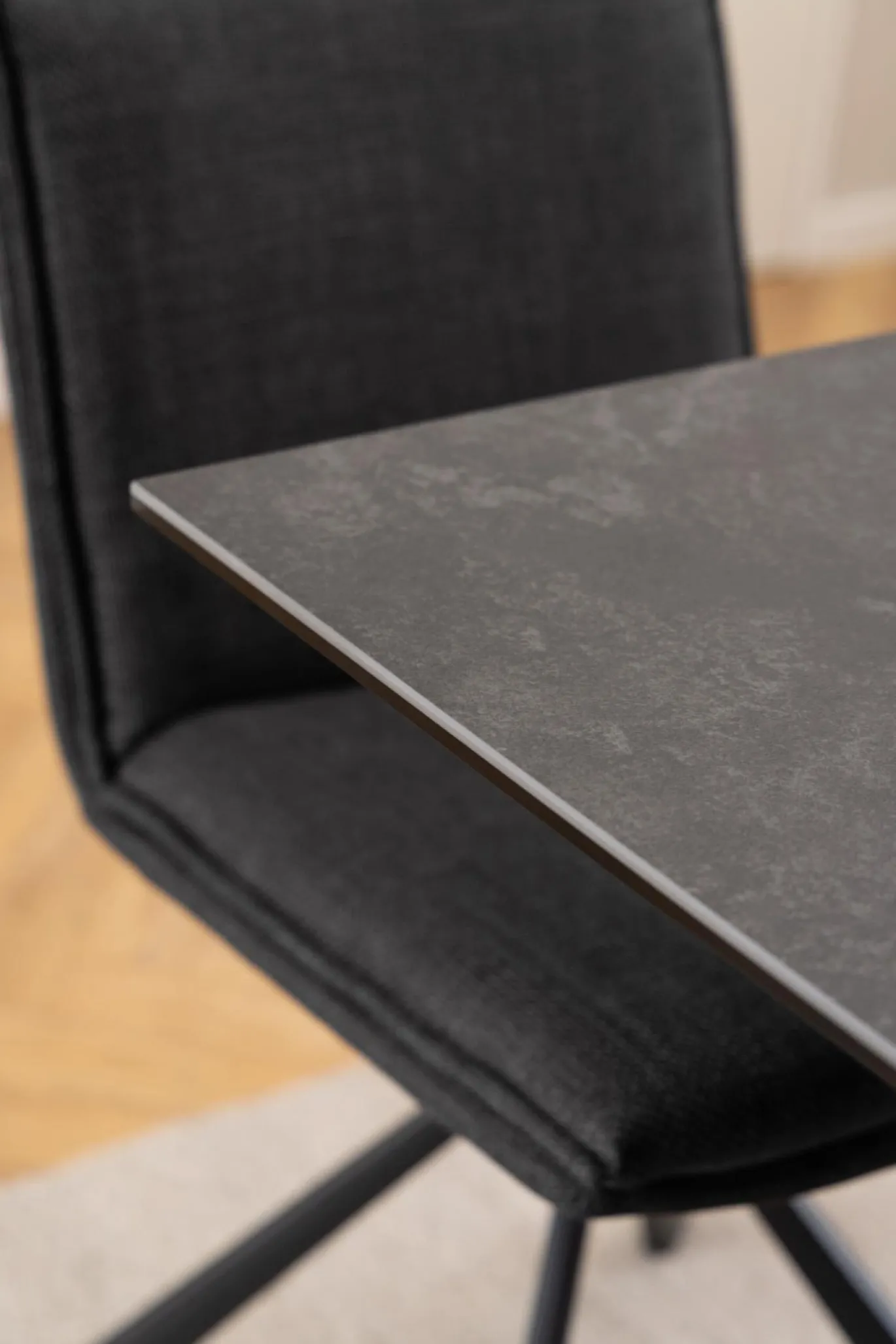 Eettafel Harrie Keramiek Zwart Fairba 135cm - Giga Living