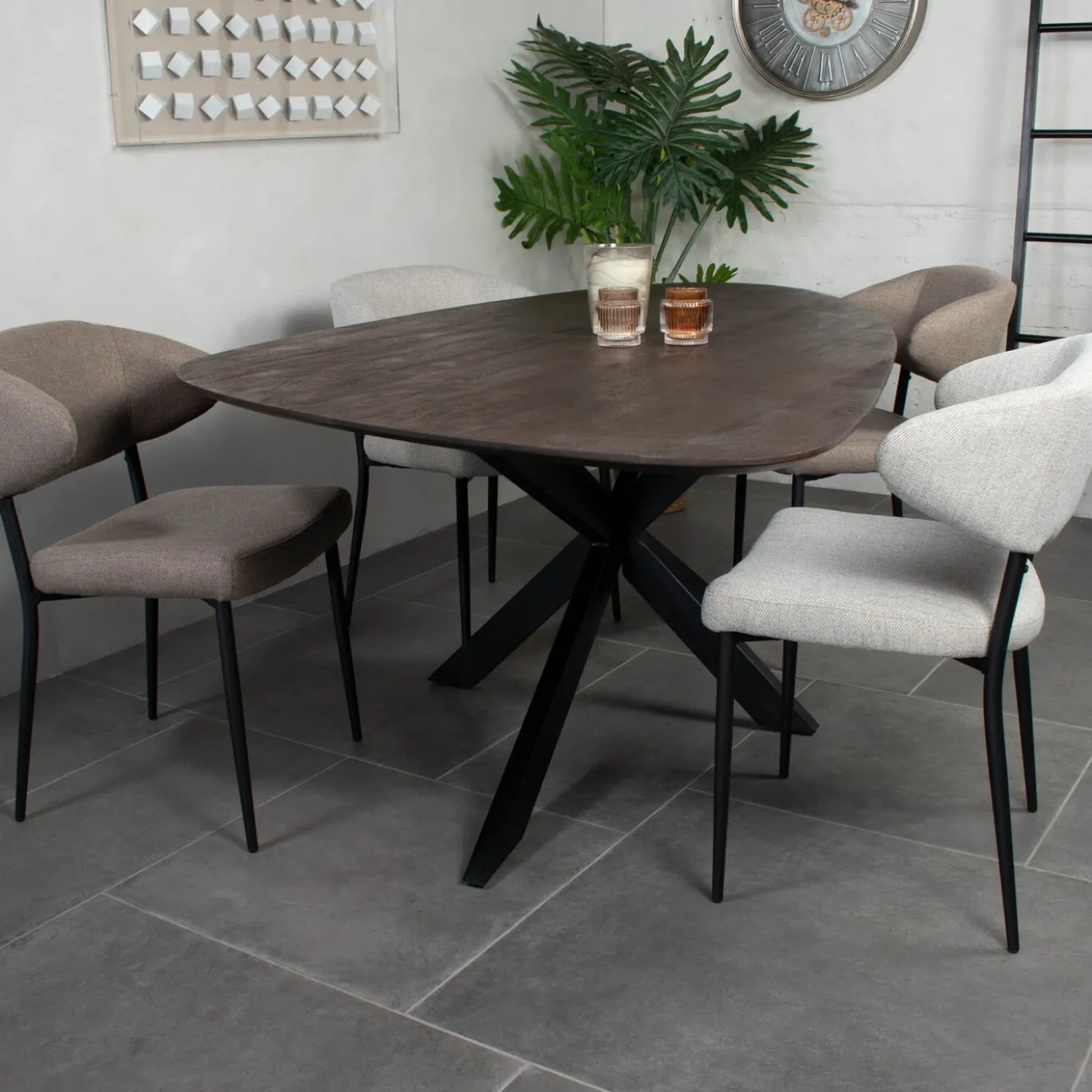 Eettafel Owen Kiezel Bruin Matrix-poot 200cm - Giga Meubel