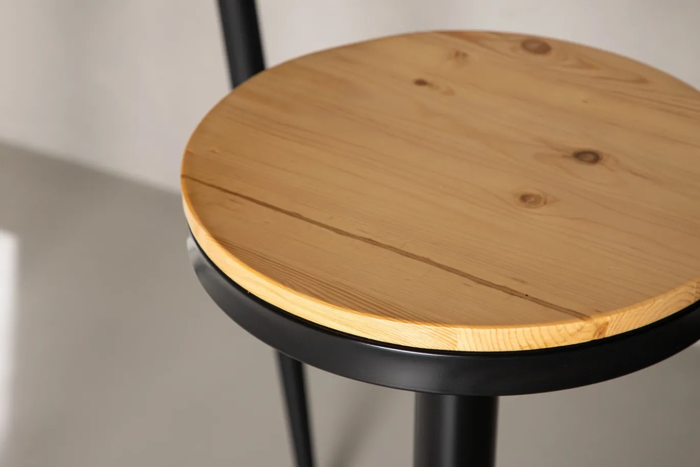 Fjôrd Barkruk Conway Zwart Eikenlook Mdf