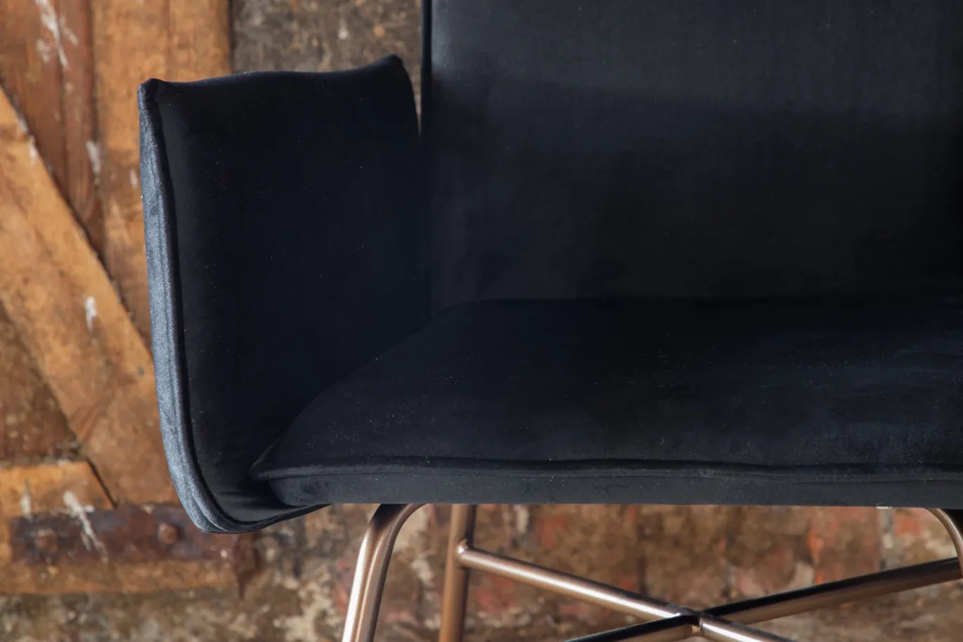 Fjôrd Eetkamerstoel Petra Distressed Koper/Zwart Velvet