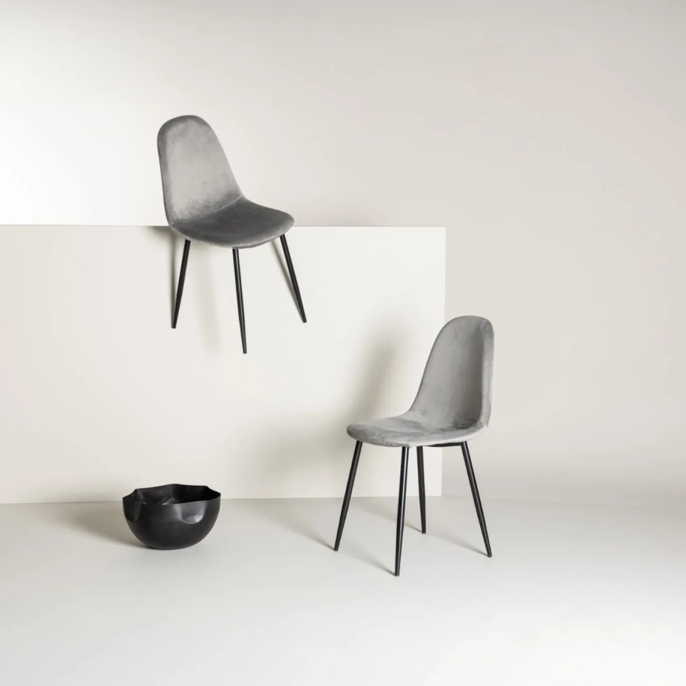 Fjôrd Eetkamerstoel Polar Grijs/Zwart Velvet