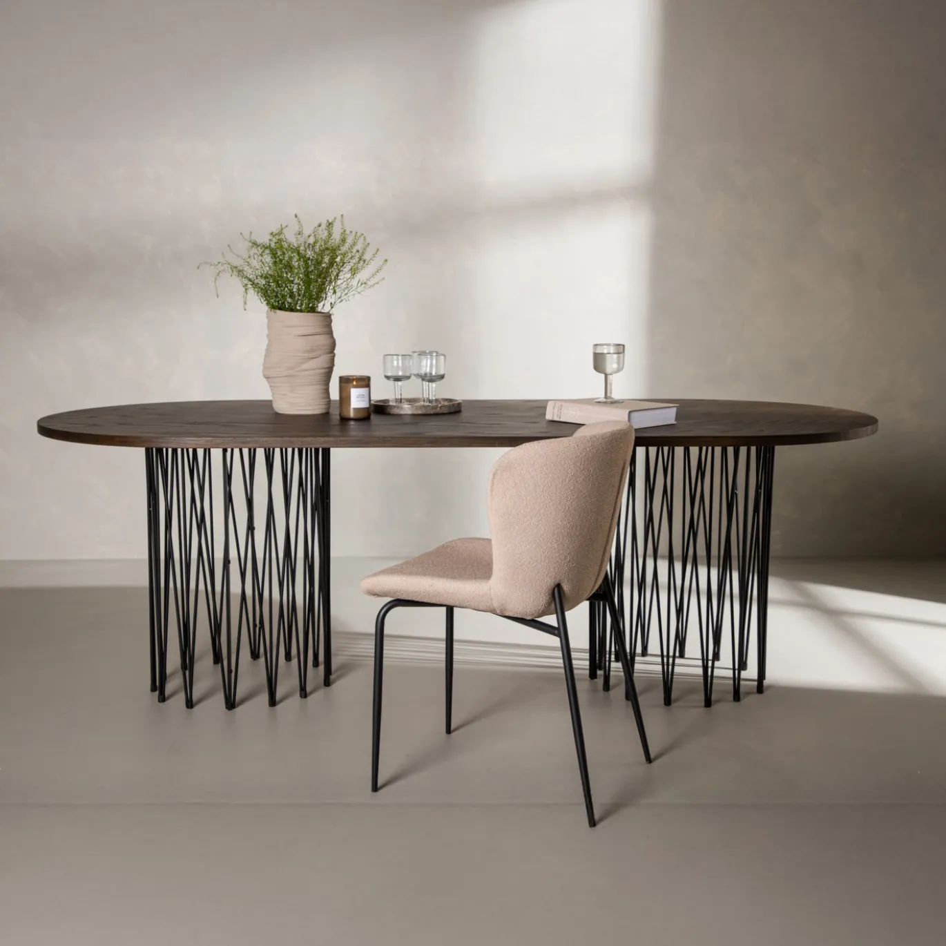Fjôrd Eettafel Stone Ovaal Zwart/Mokka Fineer