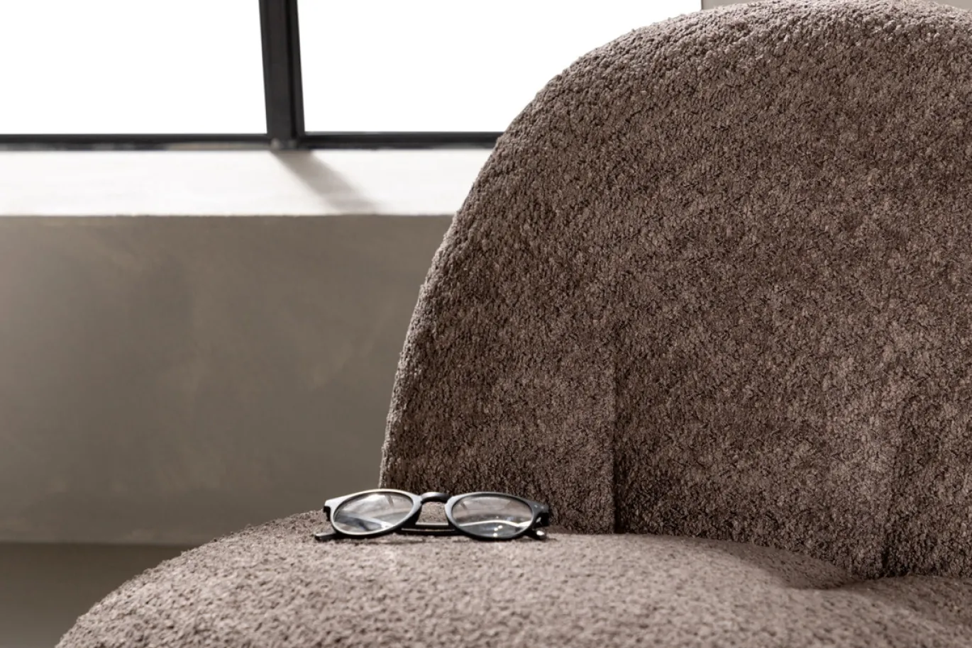 Fjôrd Fauteuil Omaha Bruin Bouclé