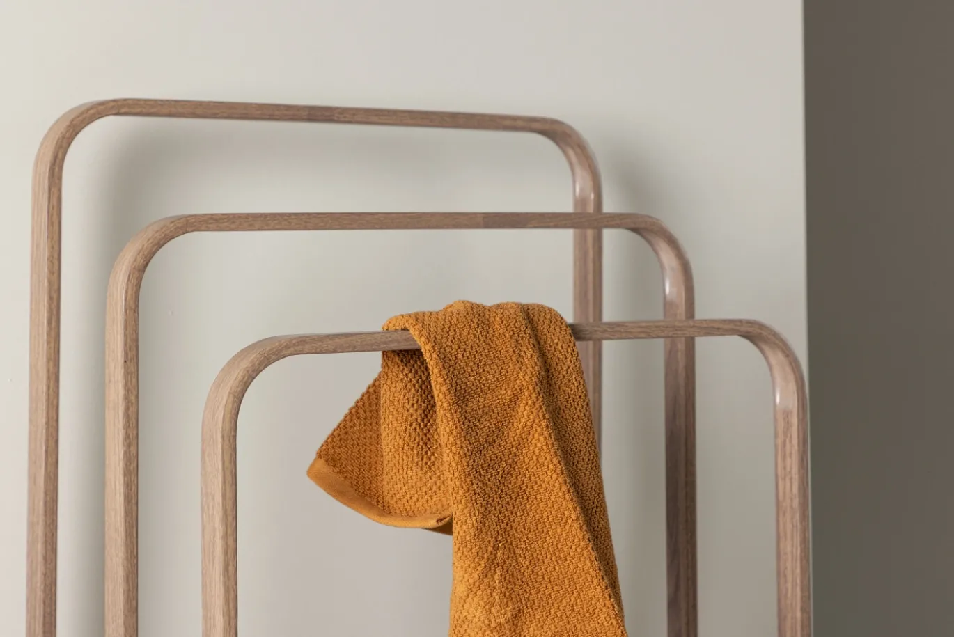 Fjôrd Handdoekenrek Drammen Staal Mokka
