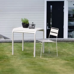 Fjôrd Outdoor Bistrotafel Borneo Aluminium Beige 70x70cm