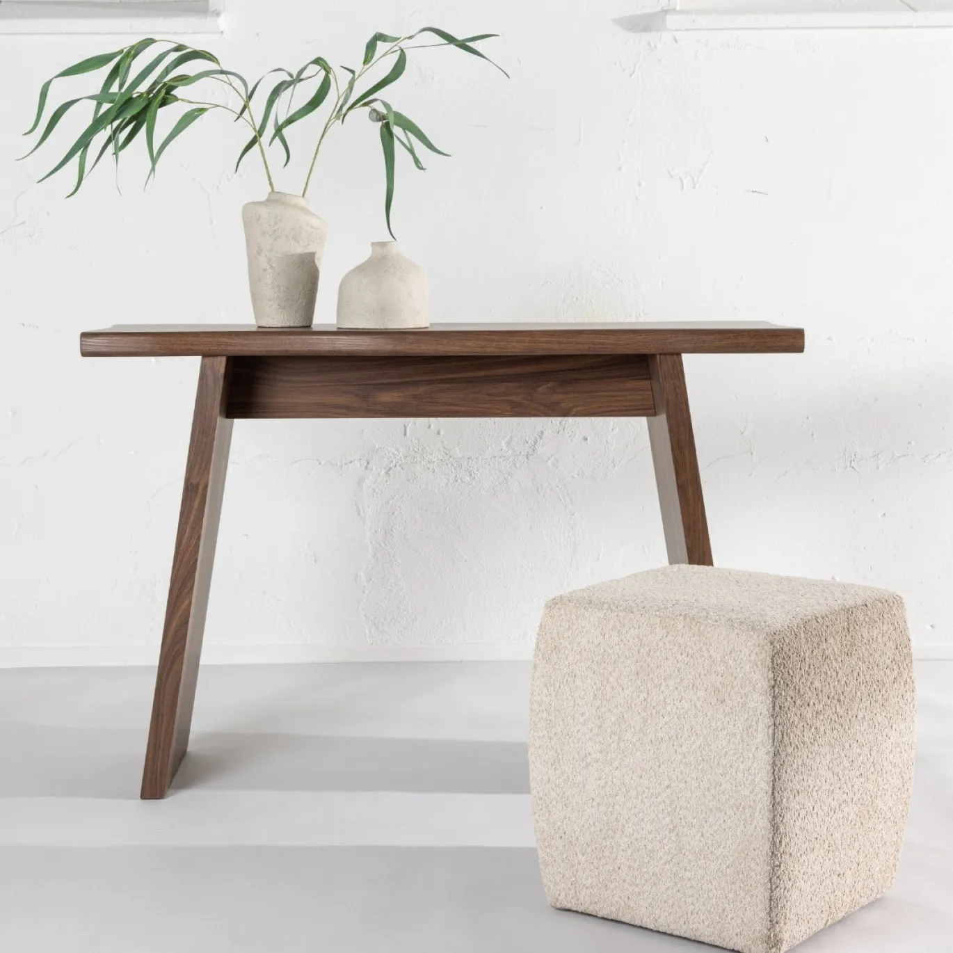 Fjôrd Sidetable Kirkenes Walnoot 120cm