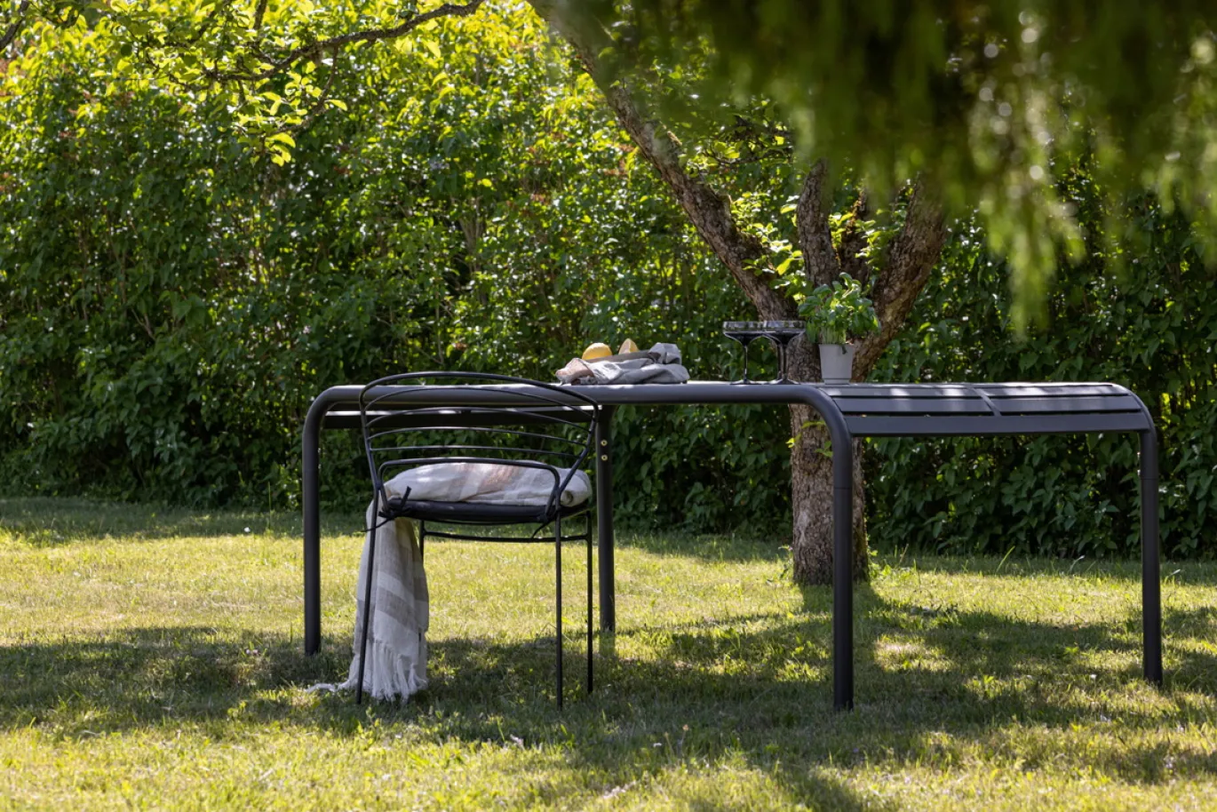 Fjôrd Tuintafel Borneo Zwart 200x100cm