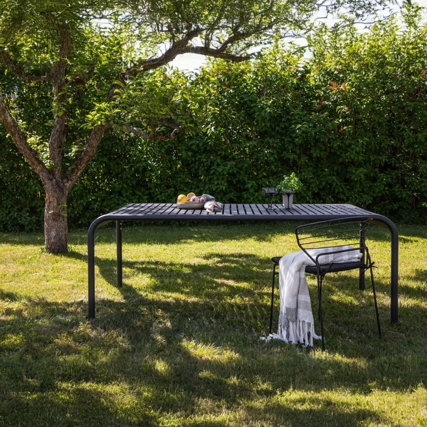 Fjôrd Tuintafel Borneo Zwart 200x100cm