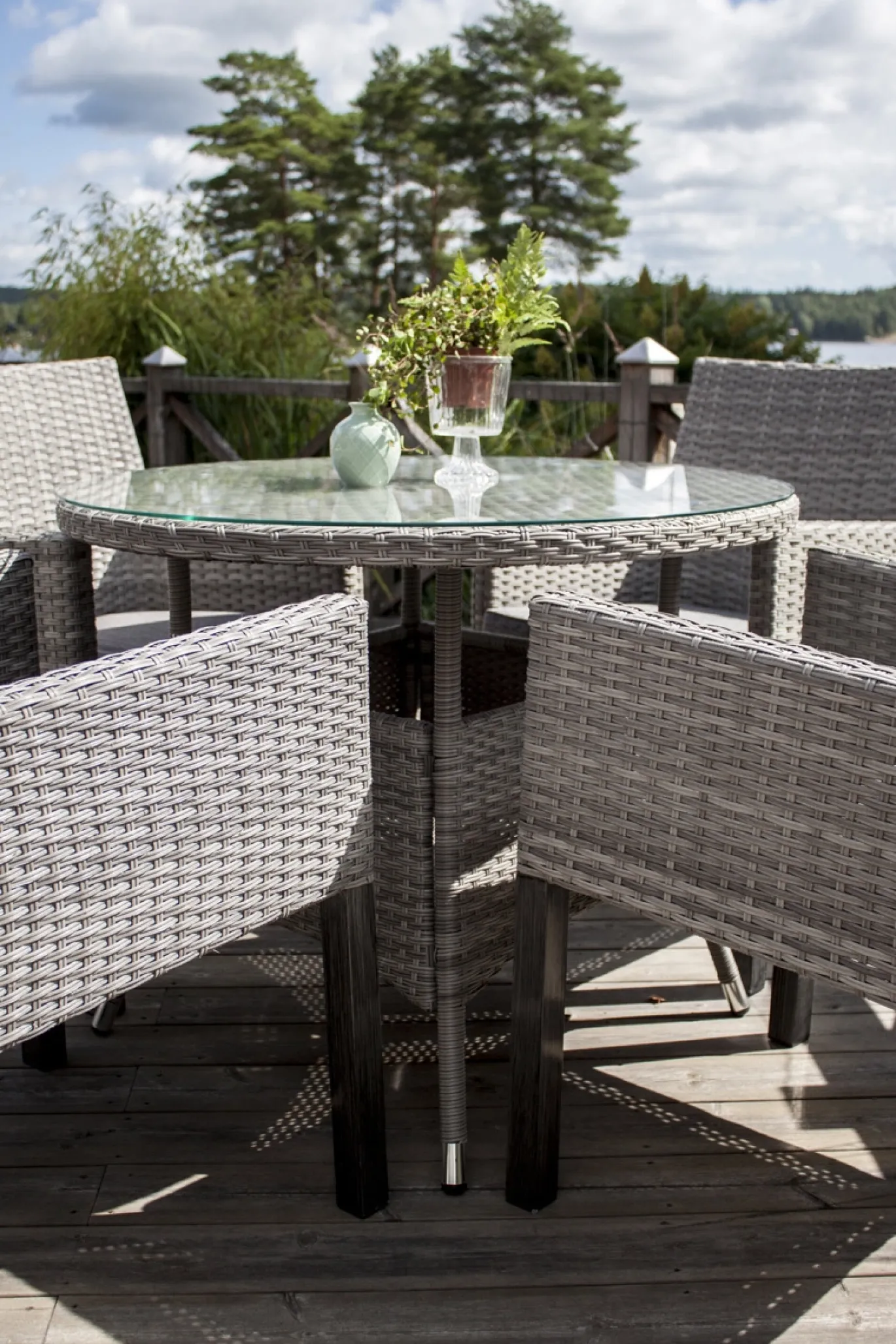 Fjôrd Tuintafel Volta Rond Grijs Wicker/Glas Ø90cm