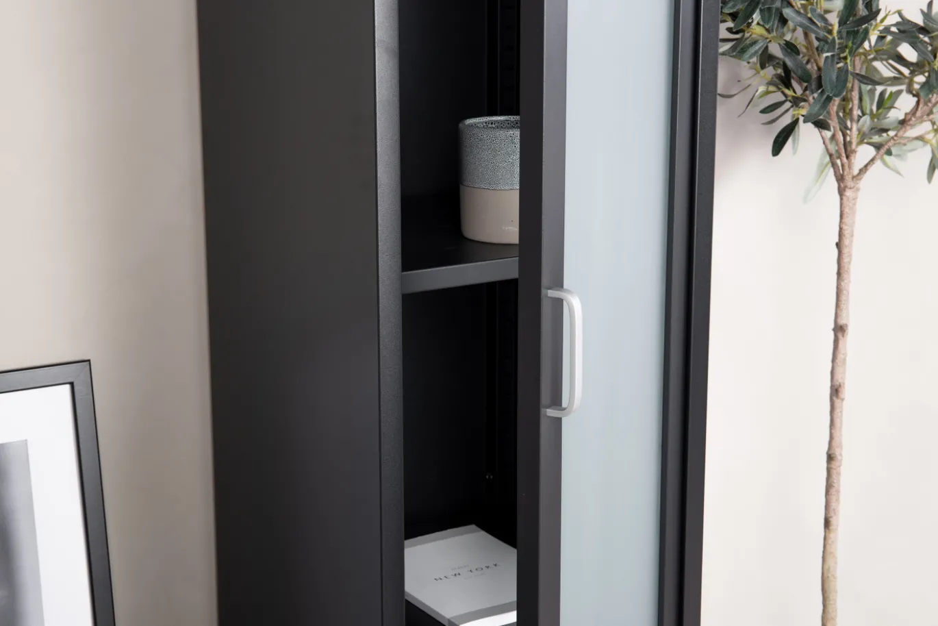 Fjôrd Vitrinekast Acero Zwart 150x35cm