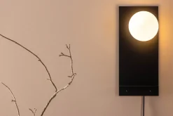 Fjôrd Wandlamp Troyes Zwart/Wit Glas