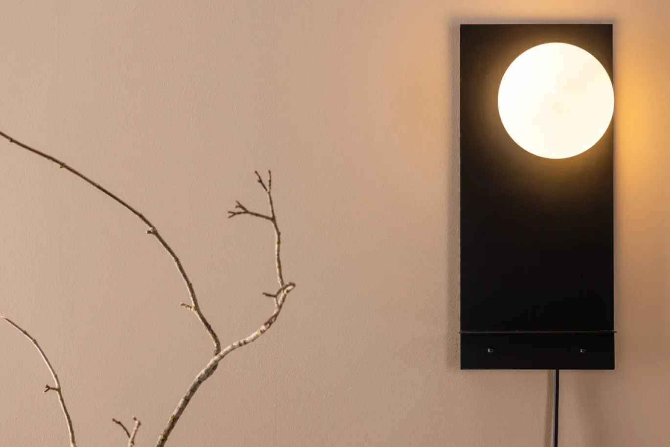 Fjôrd Wandlamp Troyes Zwart/Wit Glas