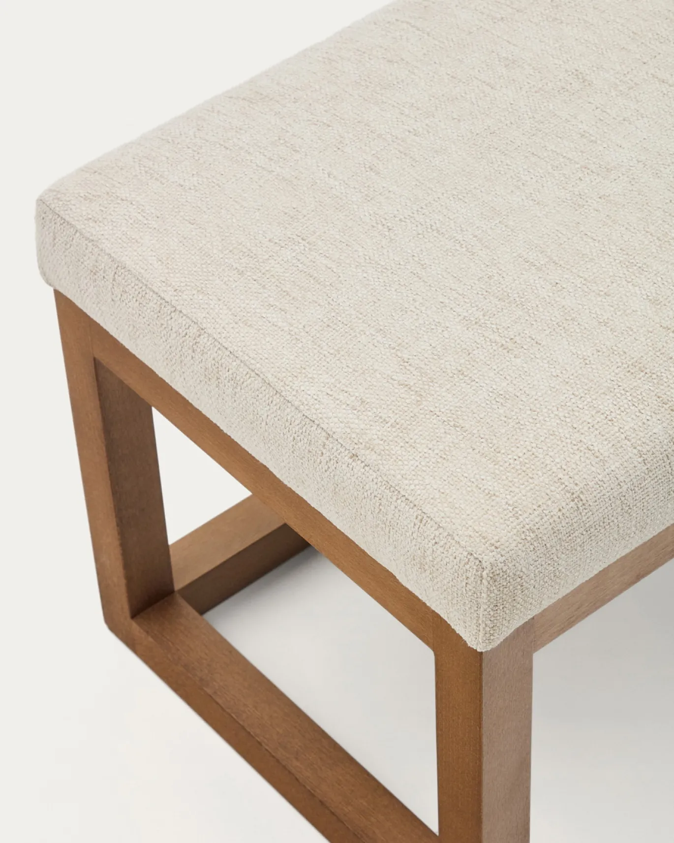 Kave Home Bankje Loya Beige Chenille En Beukenhout Walnootkleurig 128cm
