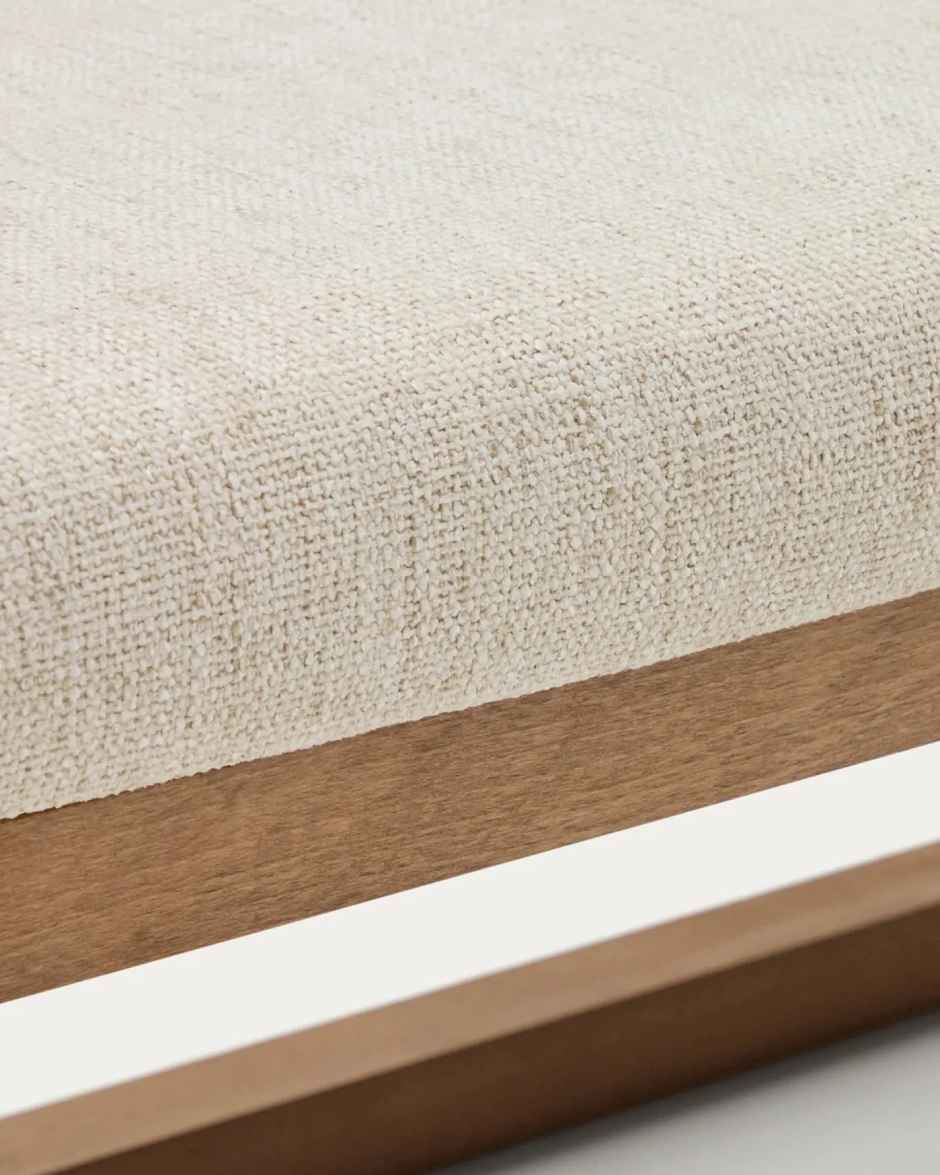 Kave Home Bankje Loya Beige Chenille En Beukenhout Walnootkleurig 128cm