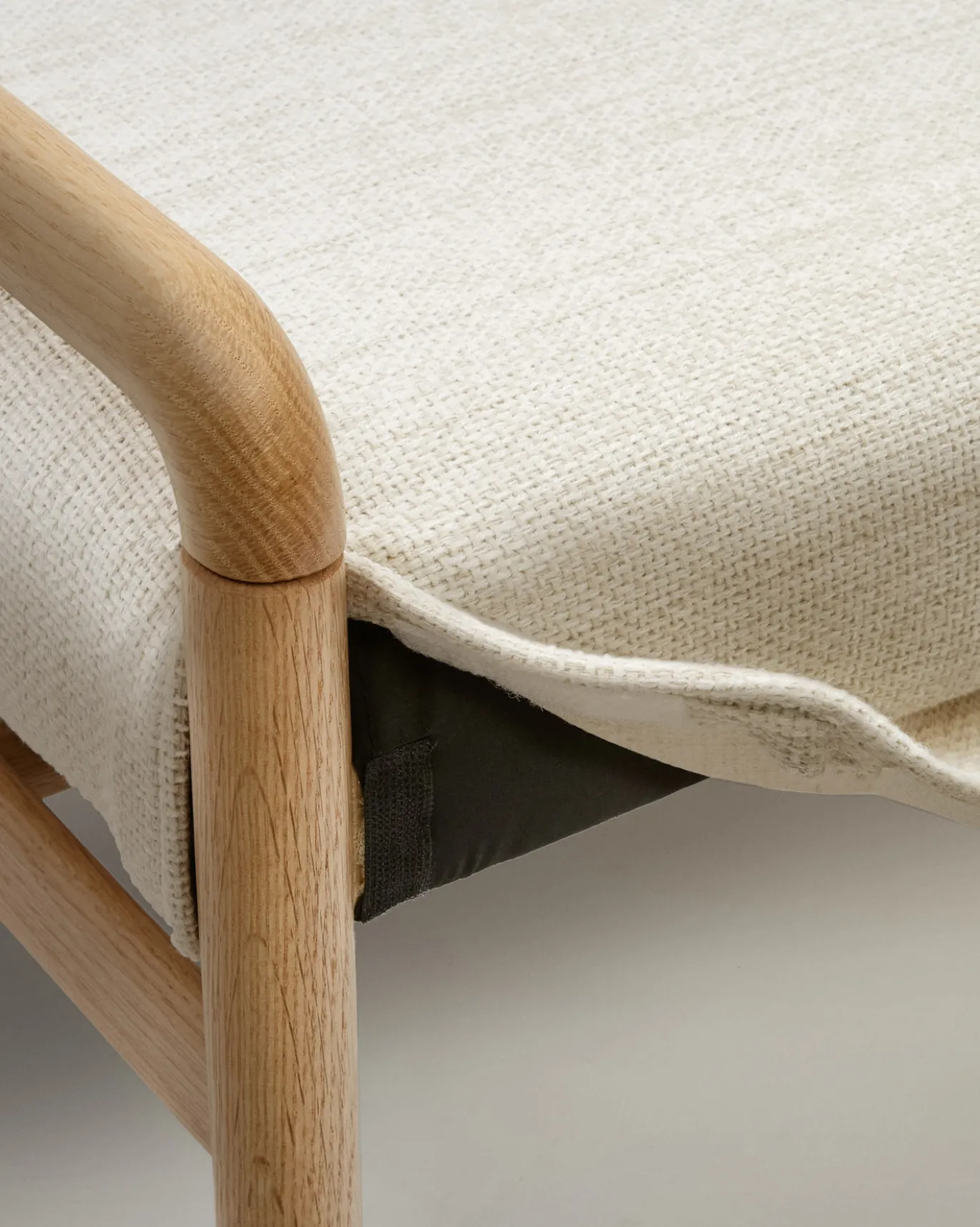 Kave Home Bankje Macaret Massief Eikenhout Naturel Afneembare Hoes 120cm