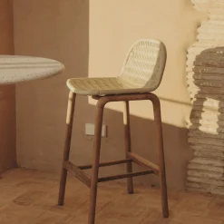 Kave Home Barkruk Alipa Acaciahout Beige