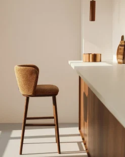 Kave Home Barkruk Ciselia Chenille Terracotta/Walnoot