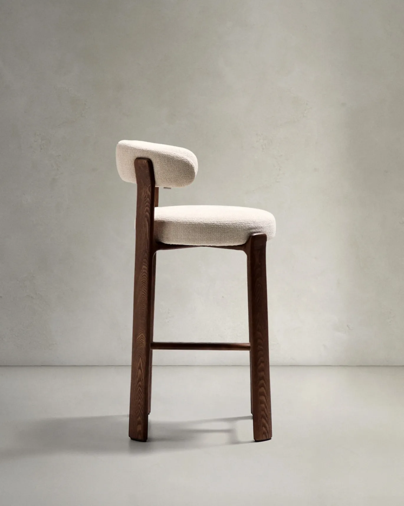 Kave Home Barkruk Granite Beige Chenille En Essenhout Walnoot 75cm