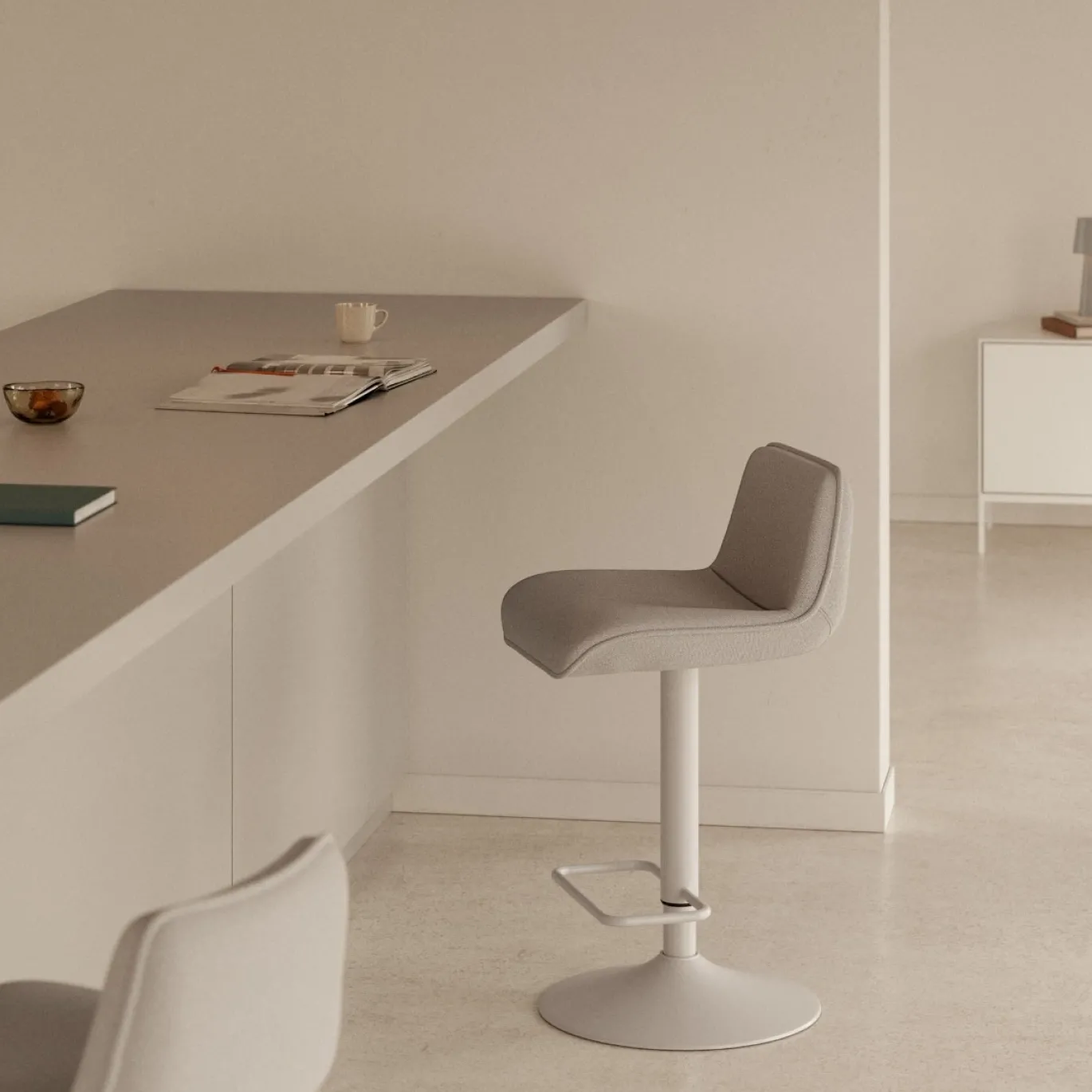 Kave Home Barkruk Zenda Beige Chenille Verstelbaar
