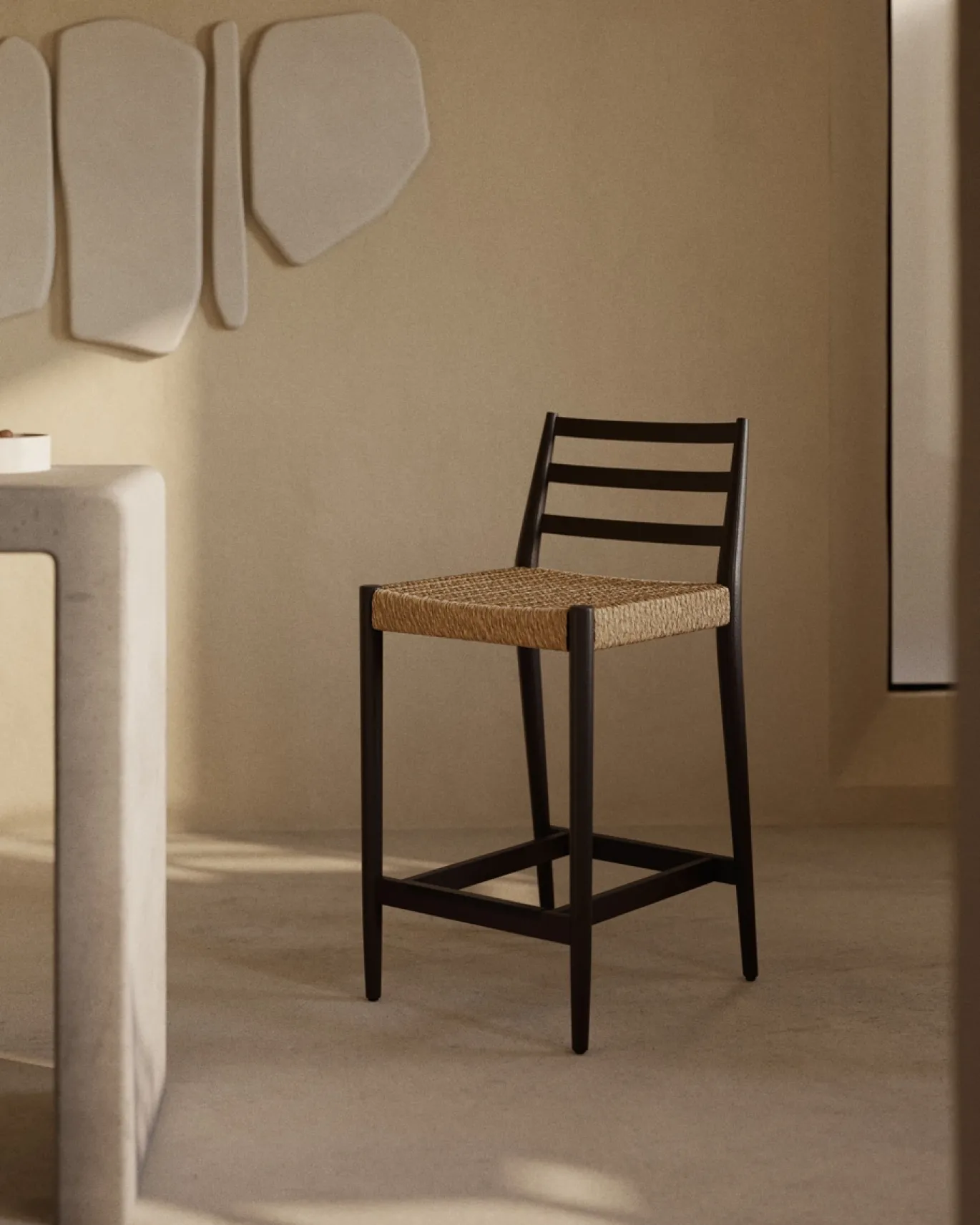 Kave Home Barstoel Analy Eikenhout Naturel/zwart 65cm