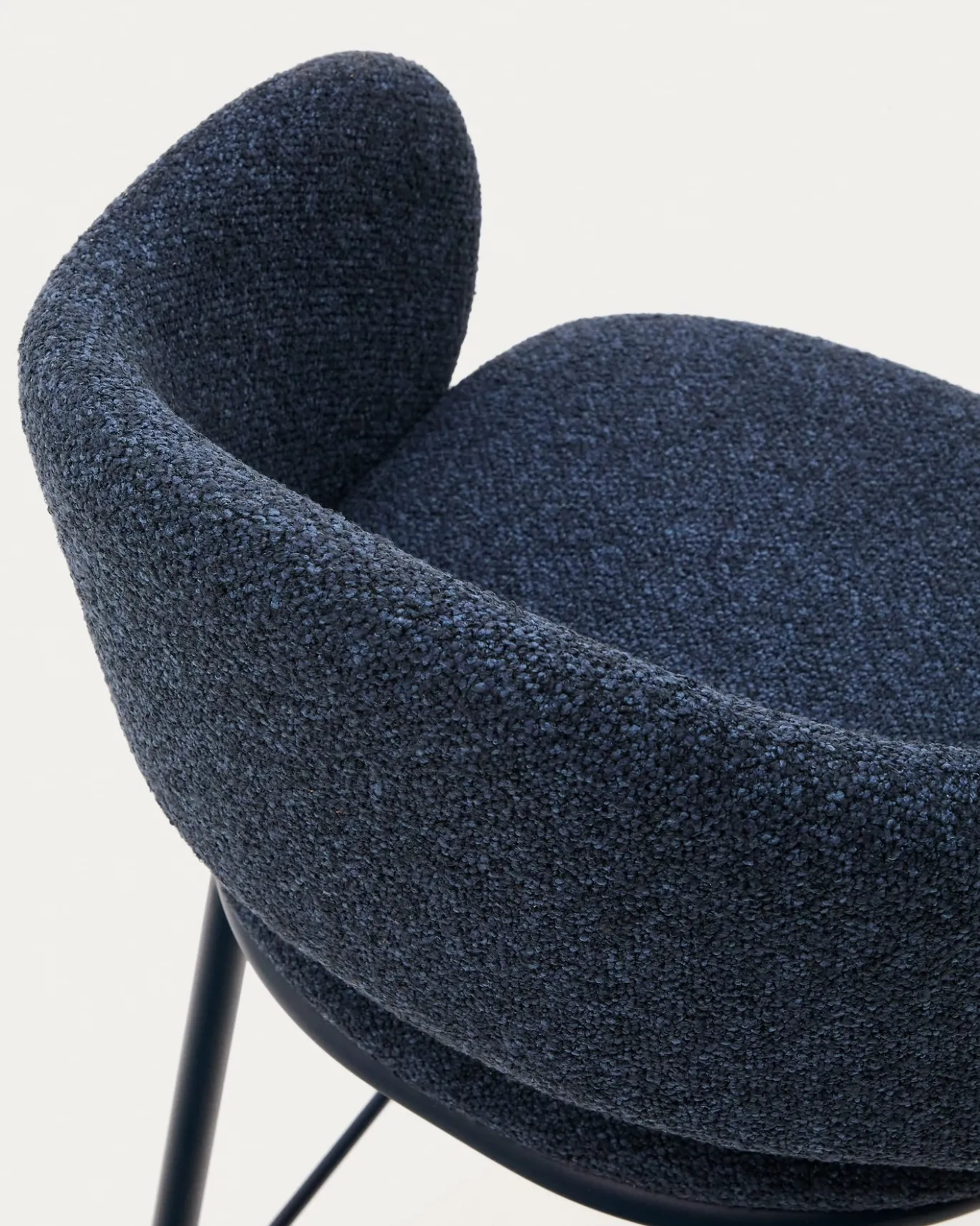 Kave Home Barstoel Maina Blauw Chenille 65cm