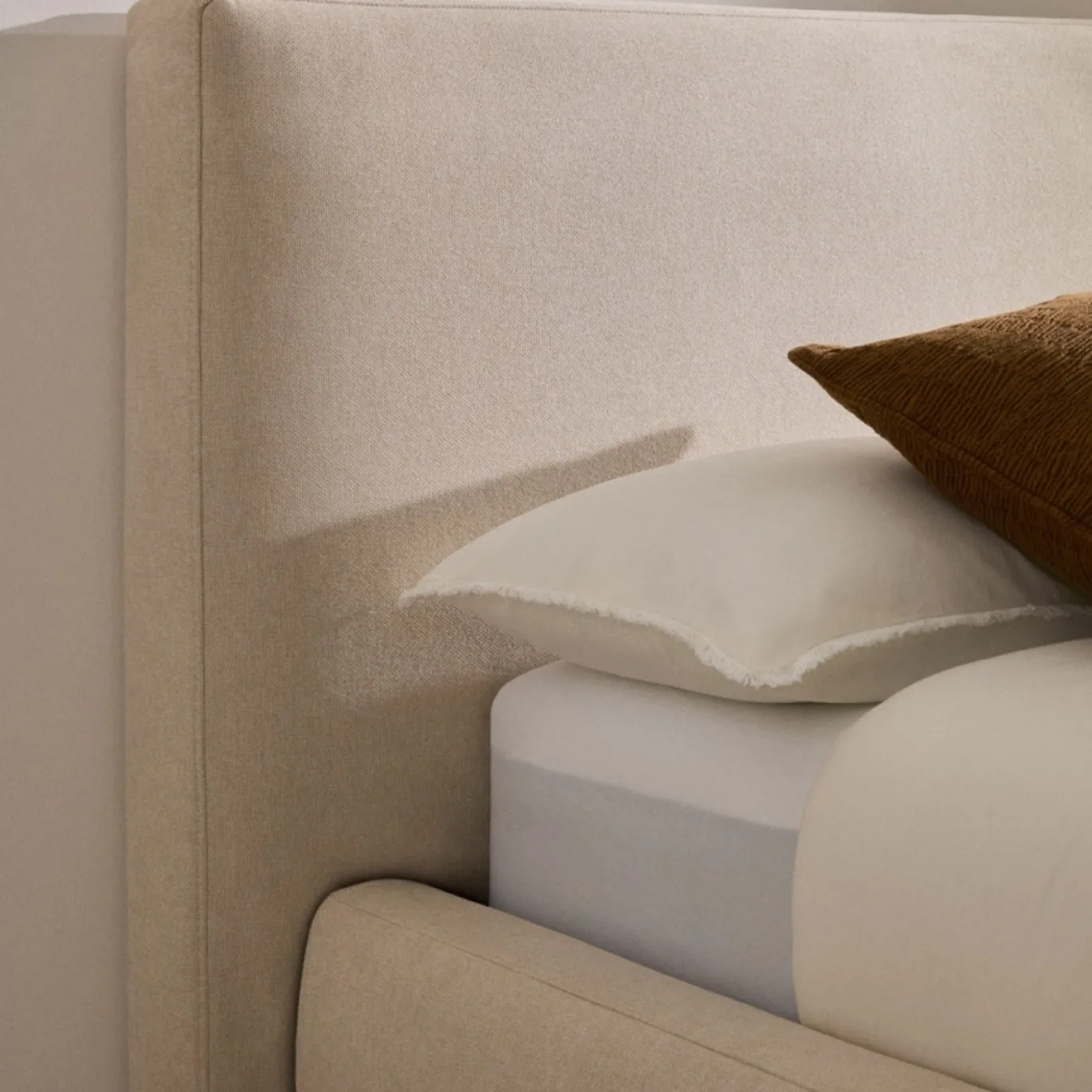 Kave Home Bed Blok Beige 180x200cm