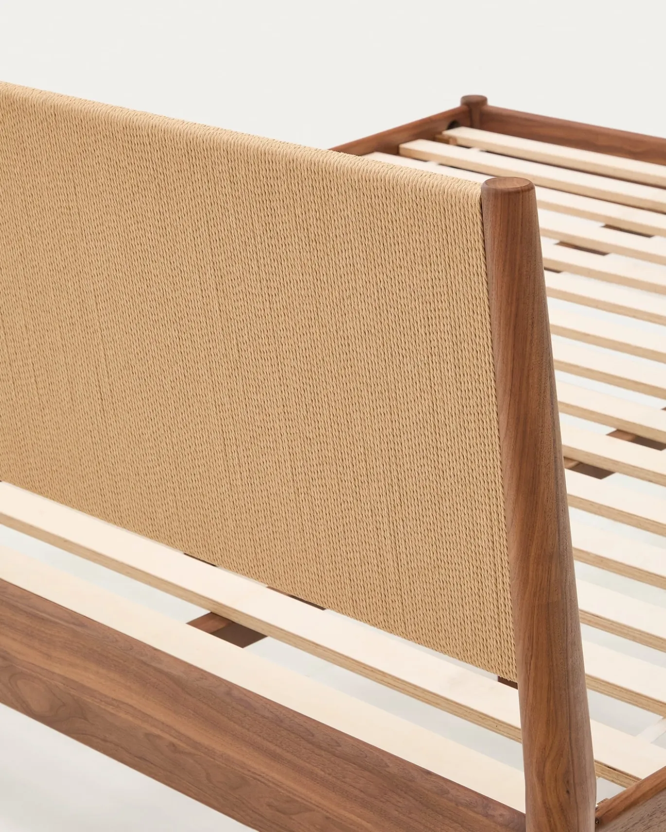 Kave Home Bedframe Elan Notenhout 160x200cm