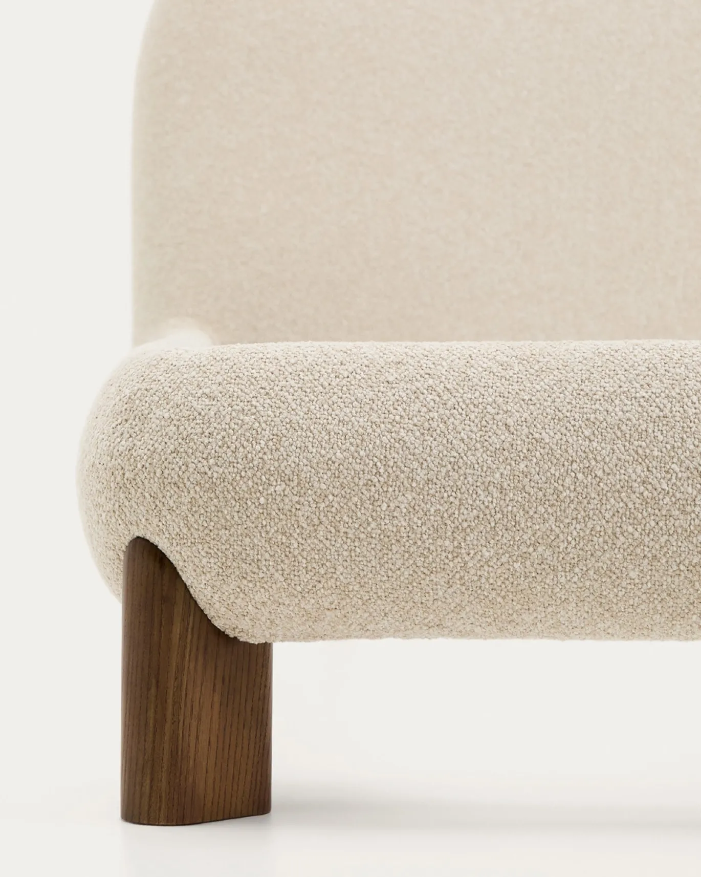Kave Home Bed Odina Ecru Bouclé Afneembare Hoes Beige Essenhout voor Matras 160x200cm