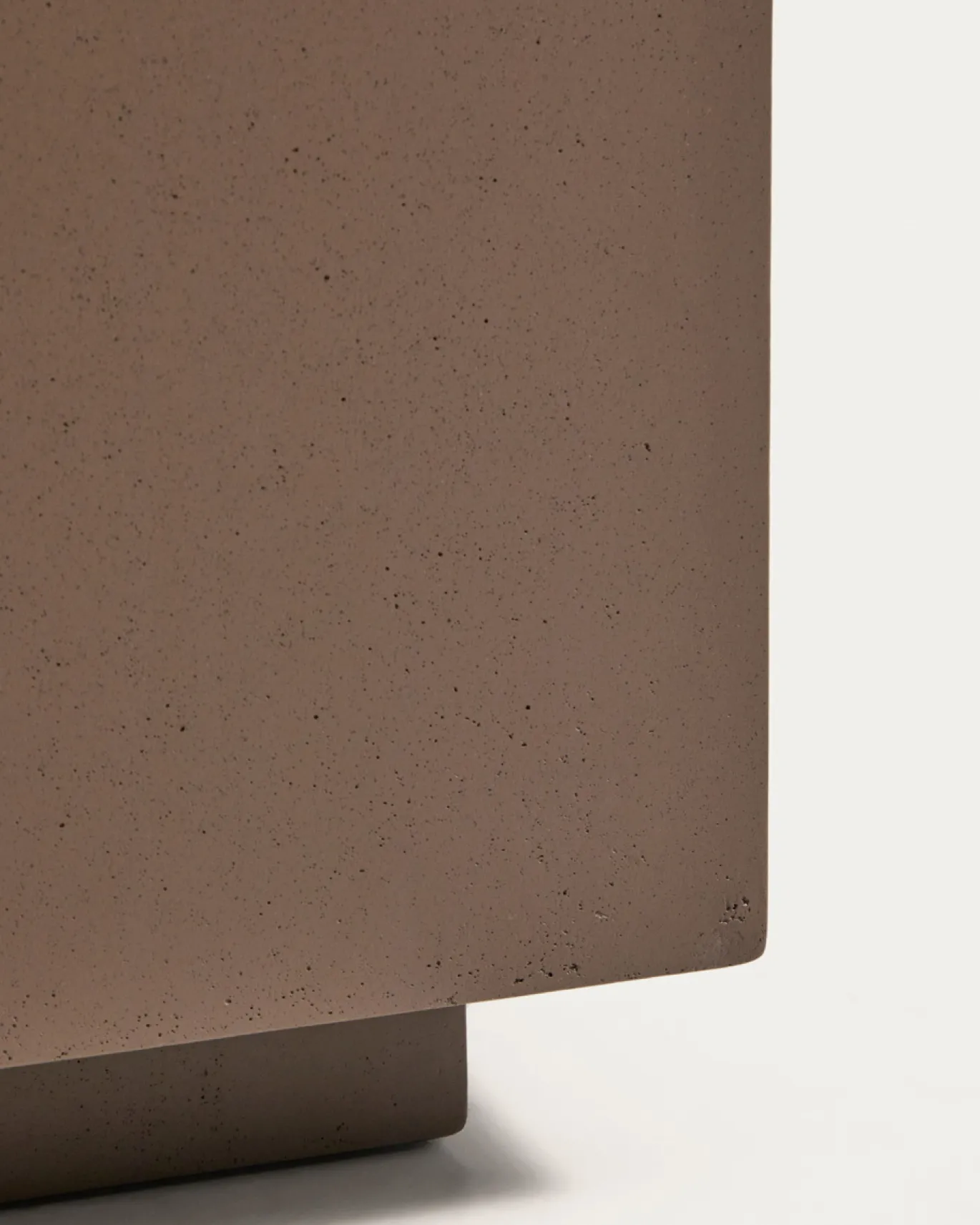 Kave Home Bijzettafel Rustella Cement Bruin 35x35cm