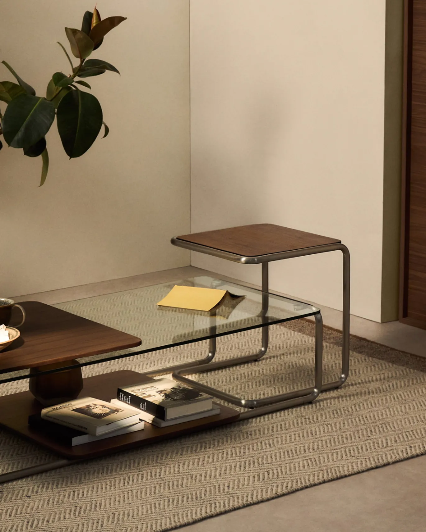 Kave Home Bijzettafel Tarsel Walnootfineer met RVS Frame 42x47cm