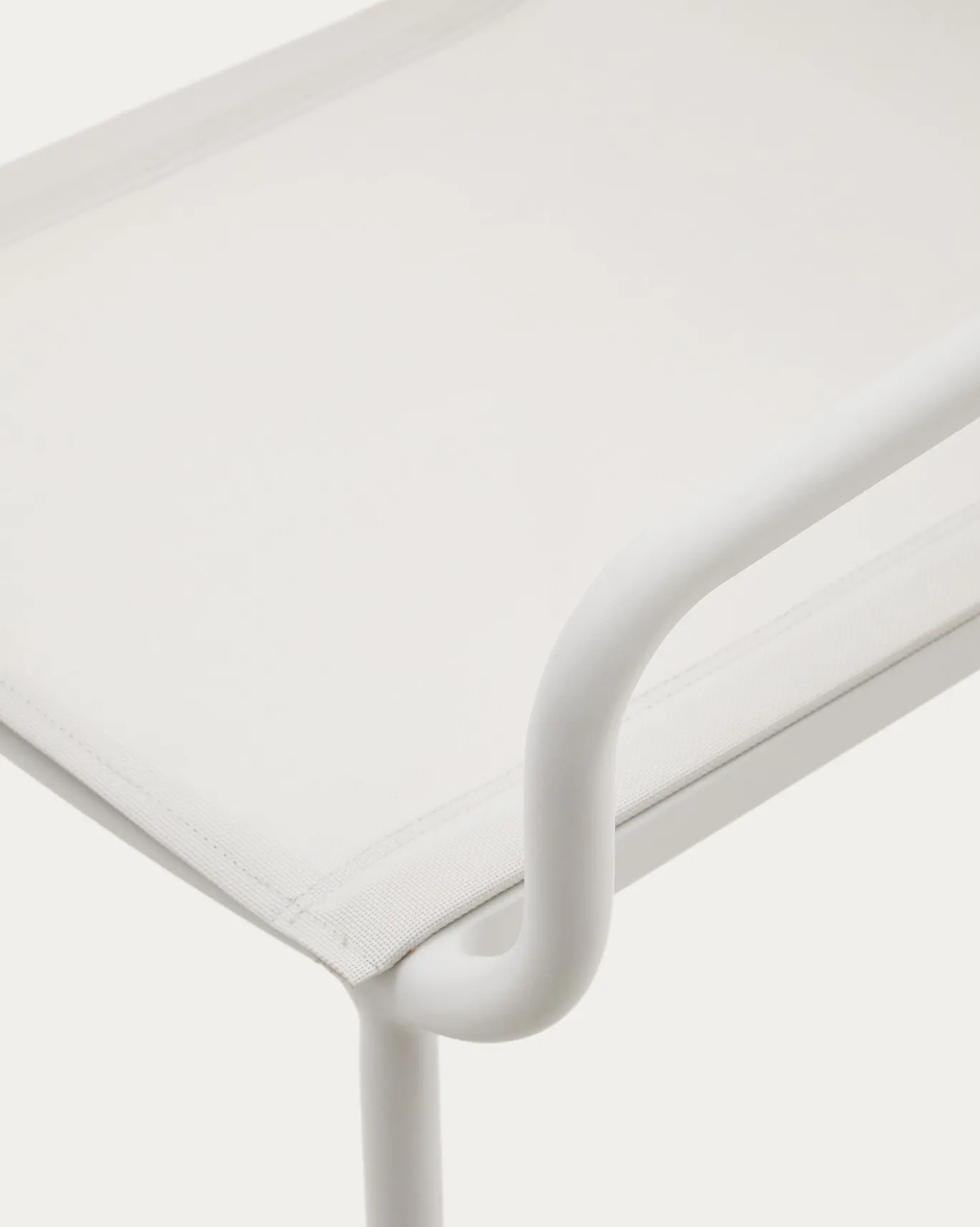 Kave Home Buitenstoel Galdana Stapelbaar Aluminium Wit