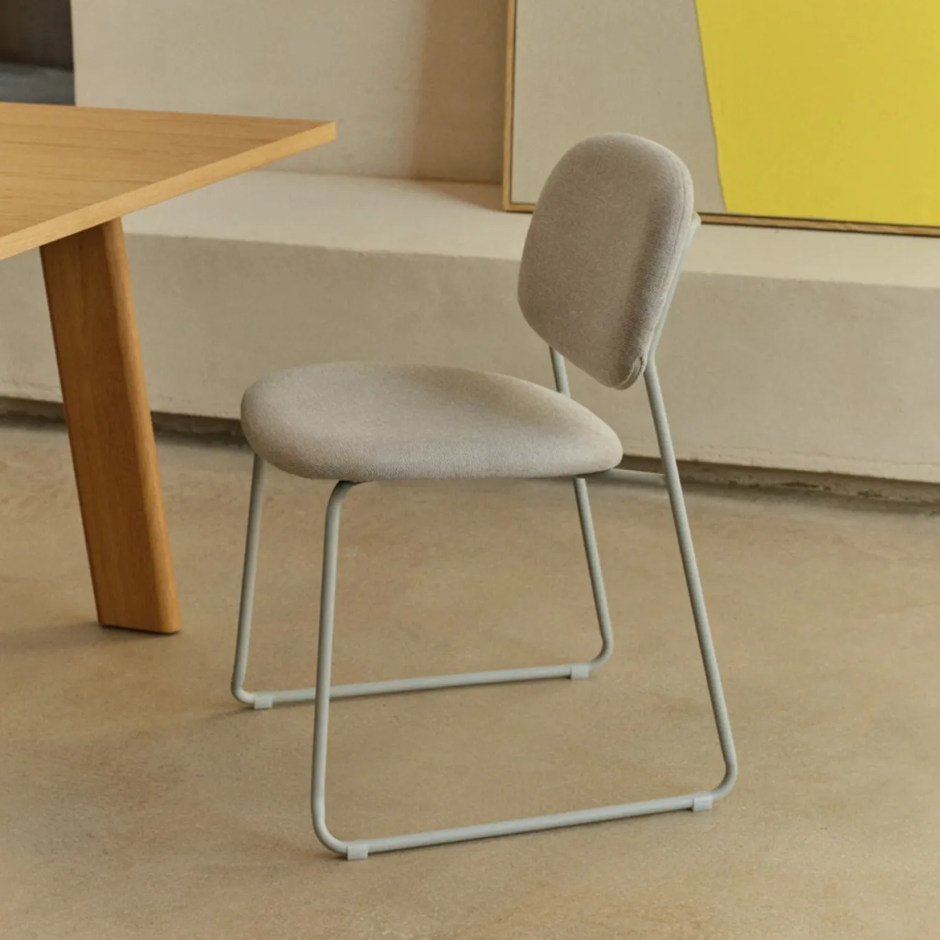Kave Home Eetkamerstoel Meli Chenille Beige Stapelbaar