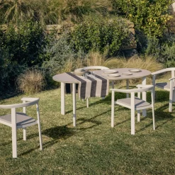 Kave Home Eettafel Erice Ovaal Aluminium Gehard Glas Beige 180cm