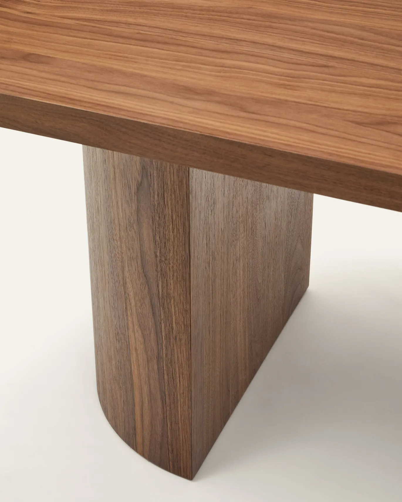 Kave Home Eettafel Nealy Walnootfineer 240x100cm