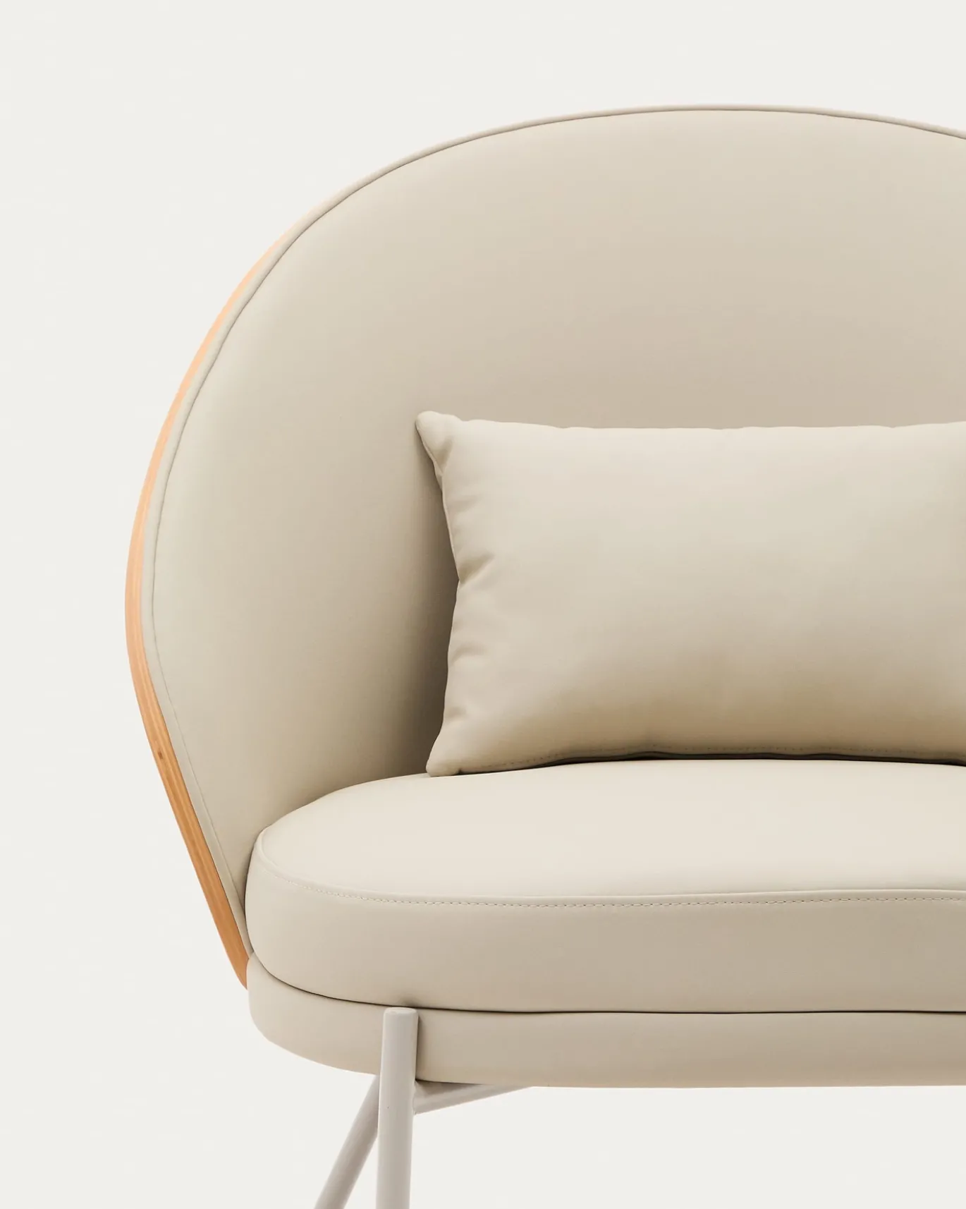 Kave Home Fauteuil Eamy Bruin Kunstleer Essenfineer Naturel
