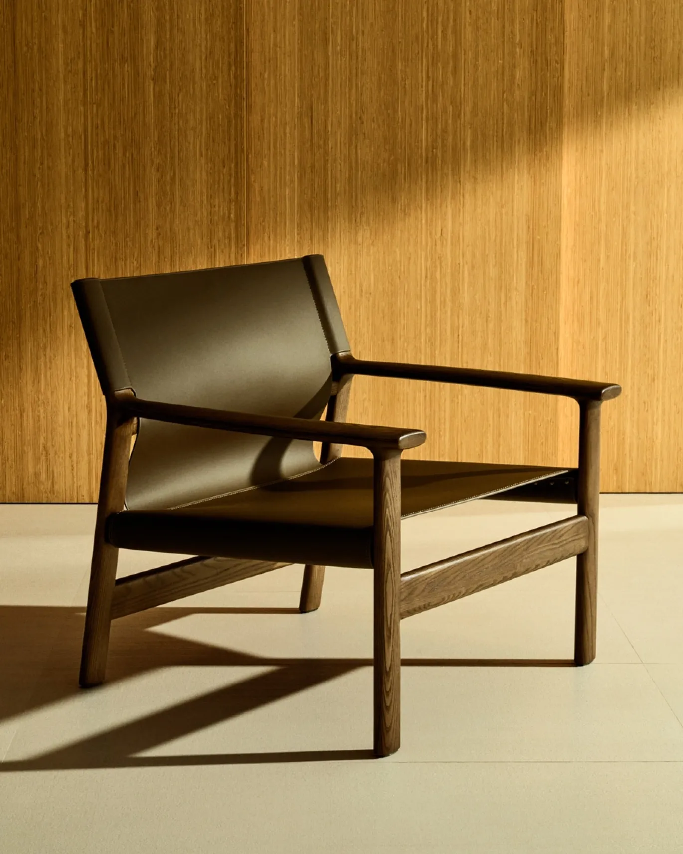Kave Home Fauteuil Jan Donkerbruin Essenhout Walnoot