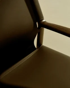 Kave Home Fauteuil Jan Donkerbruin Essenhout Walnoot