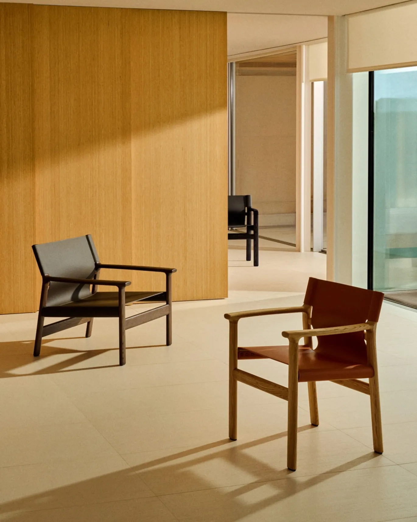 Kave Home Fauteuil Jan Donkerbruin Essenhout Walnoot