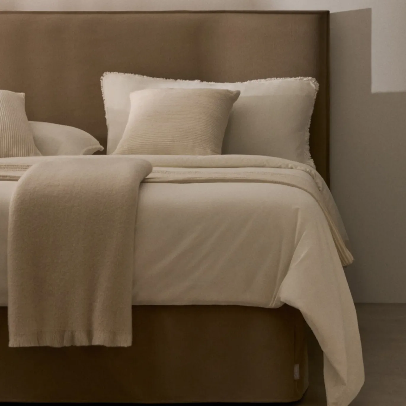 Kave Home Hoofdbord Jaira Taupe 150cm