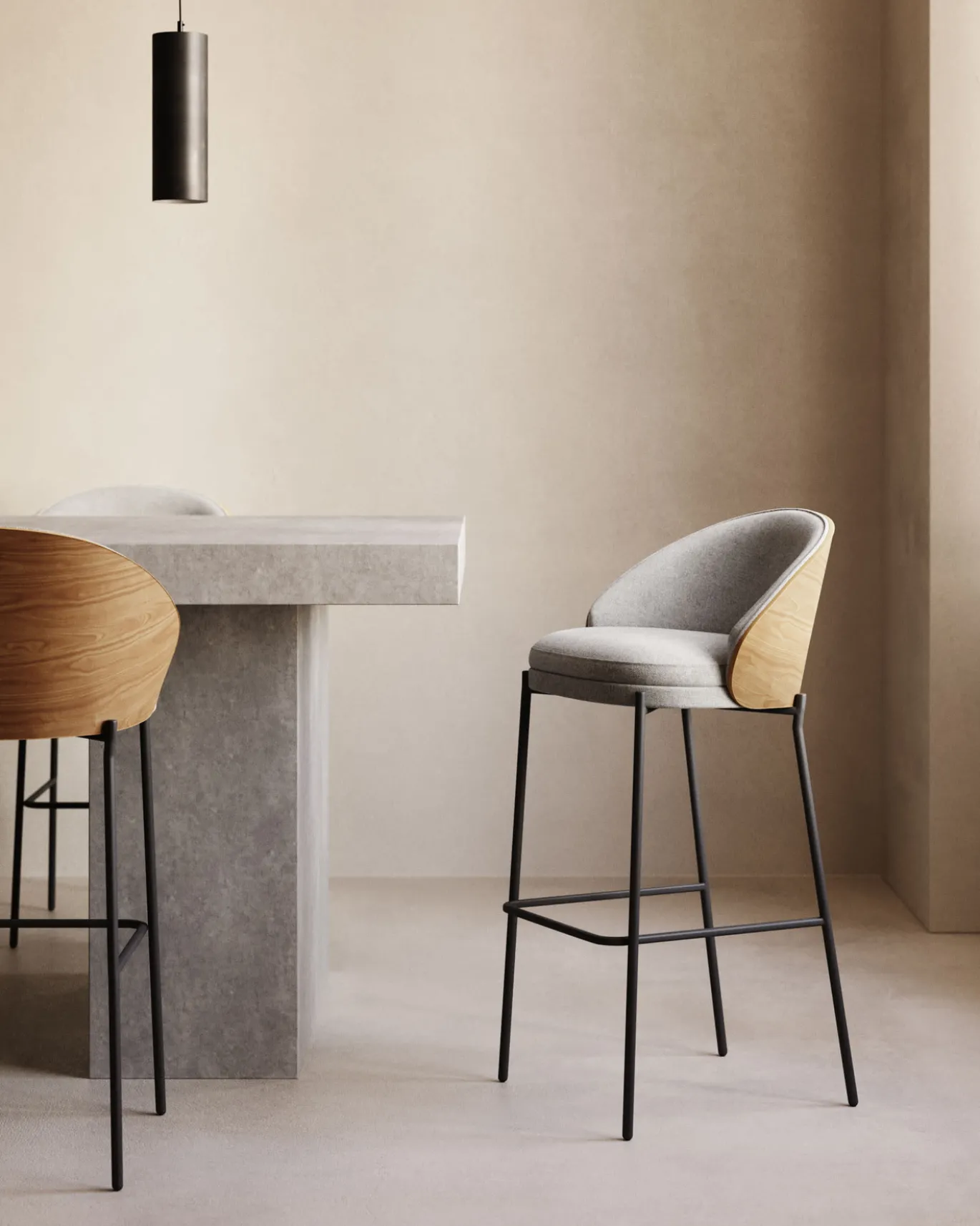 Kave Home Kruk Eamy Lichtgrijs Chenille en Essenhoutfineer Naturel