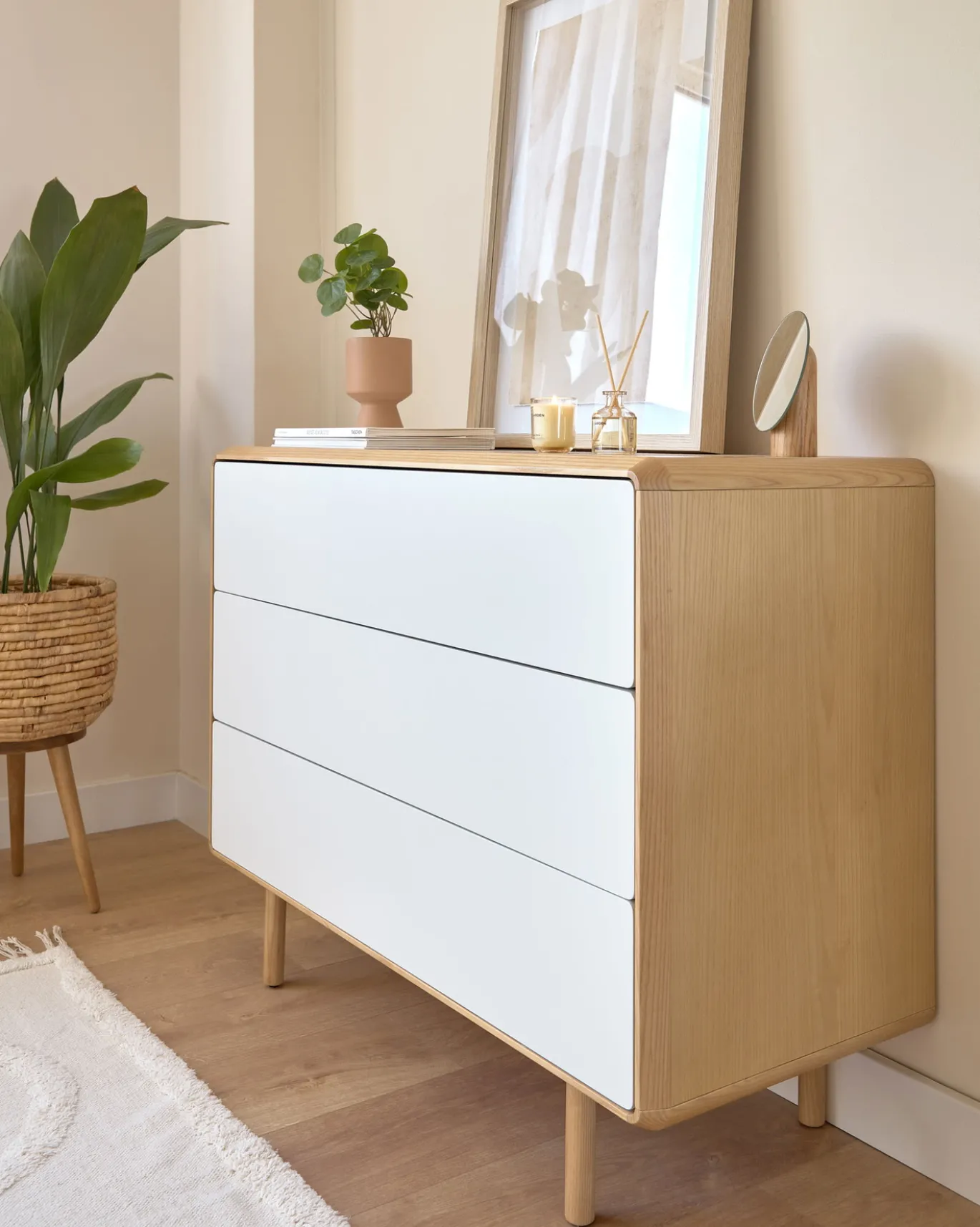 Kave Home Ladekast Anielle 3 Laden Massief Essenfineer 99x78,5cm
