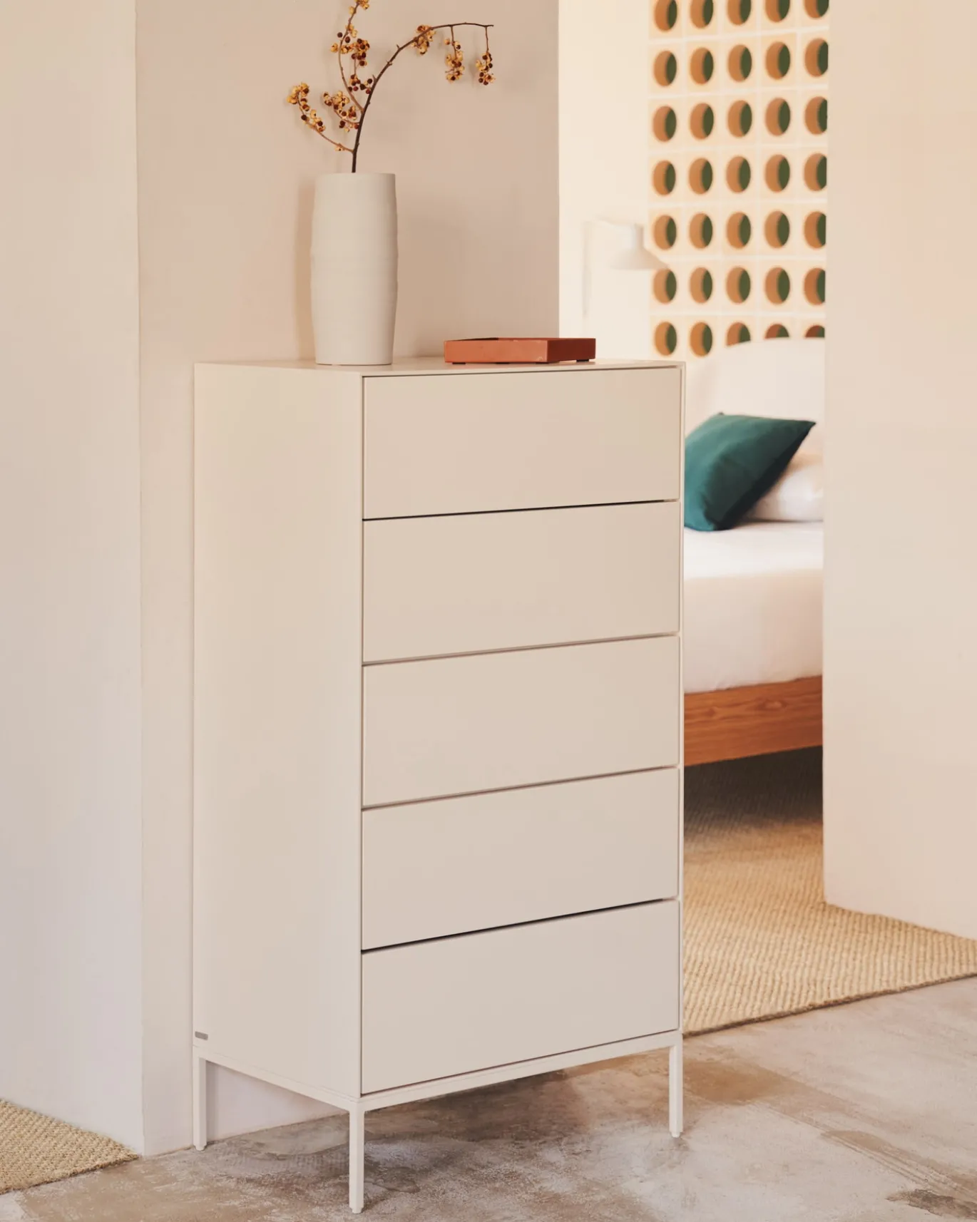 Kave Home Ladekast Vedrana 5 Laden Wit 60x114cm